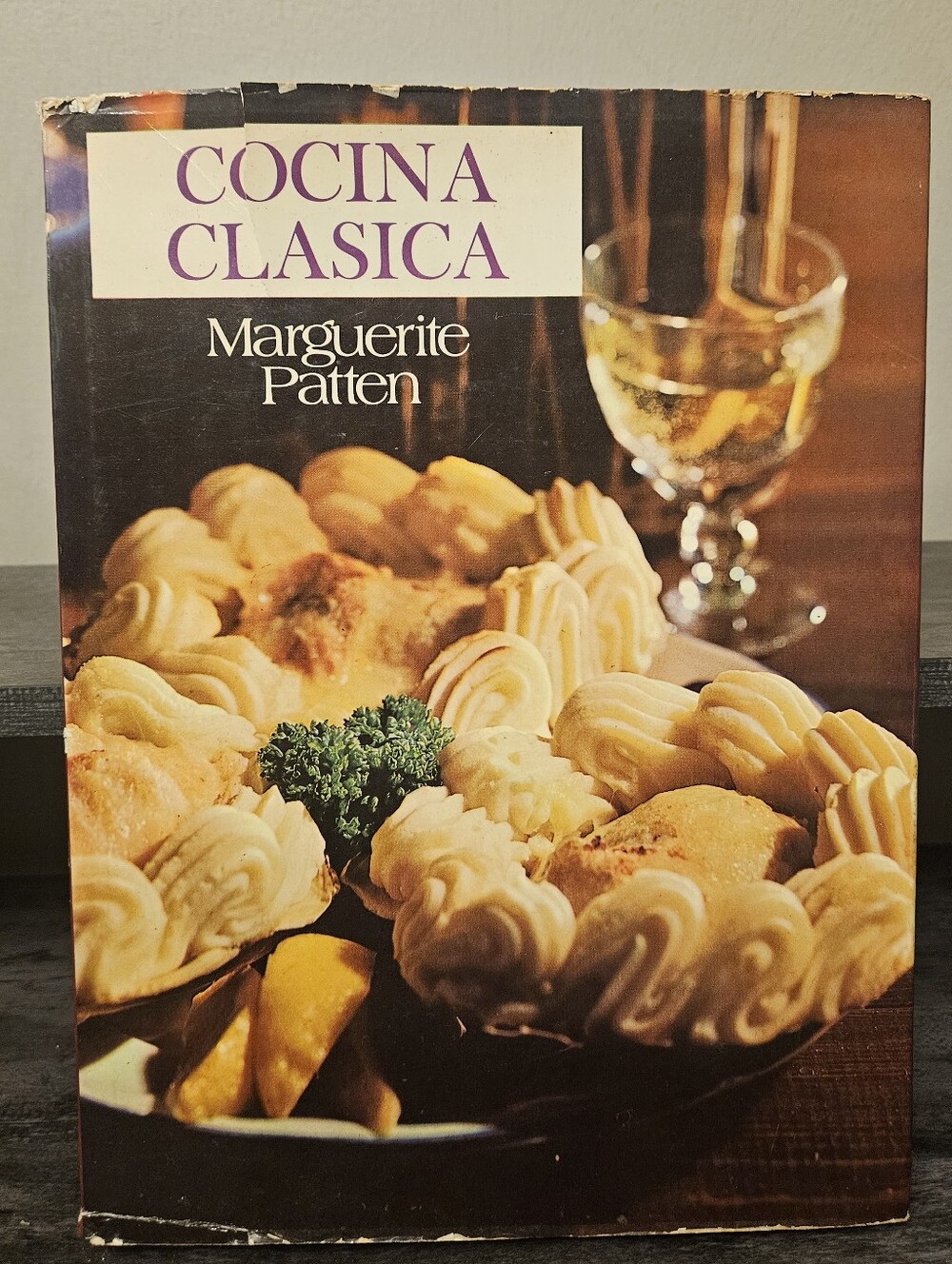 Vintage Cocina Clásica Cookbook by Marguerite Patten (Spanish Edition)